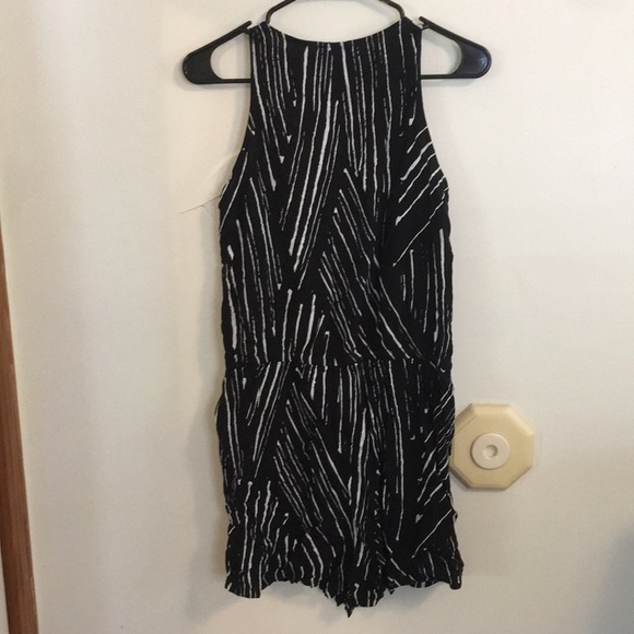 Romper - Picture 2 of 3